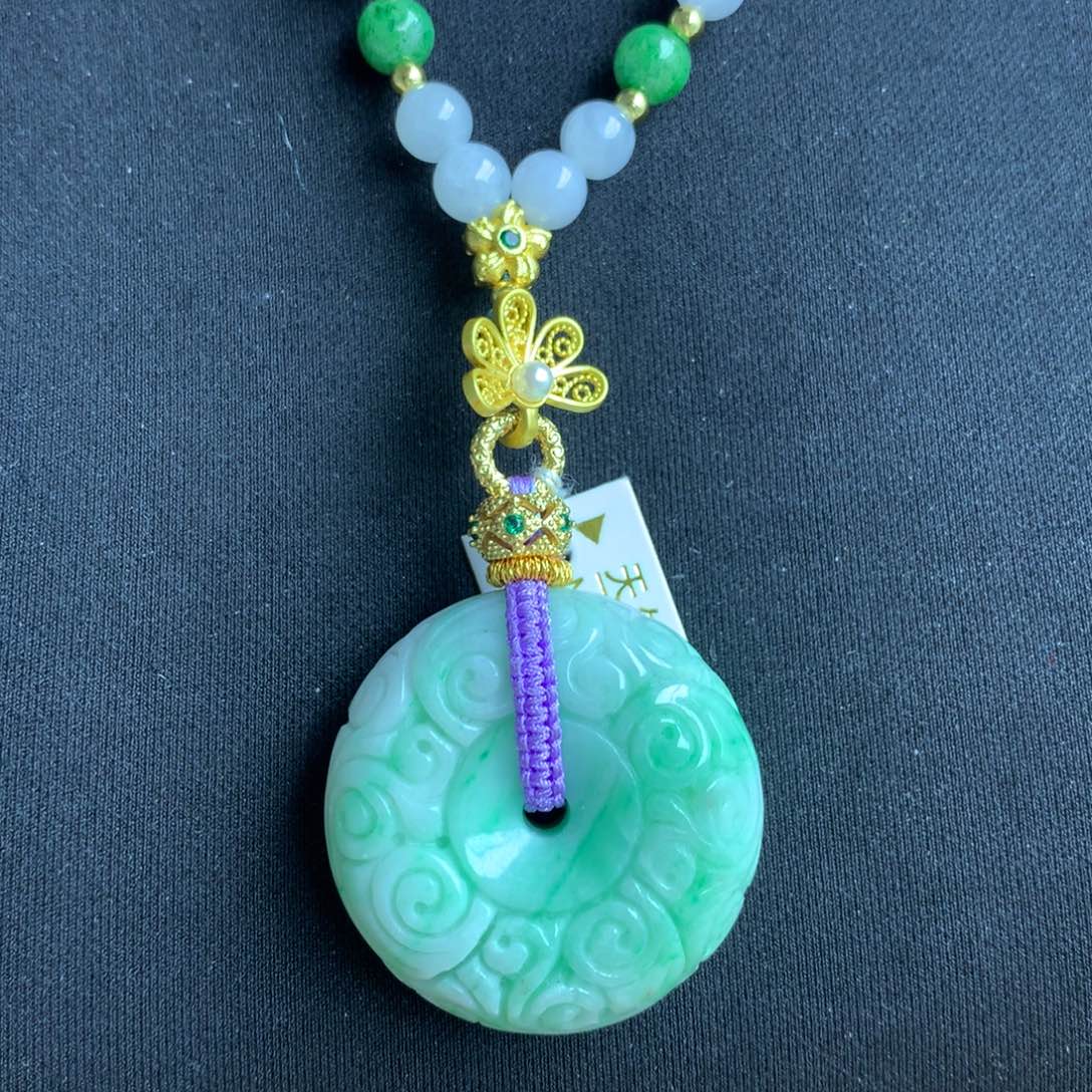 翡翠颈饰未镶嵌翡翠