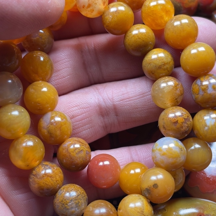 罗***竣玛瑙/玉髓未镶嵌颈饰