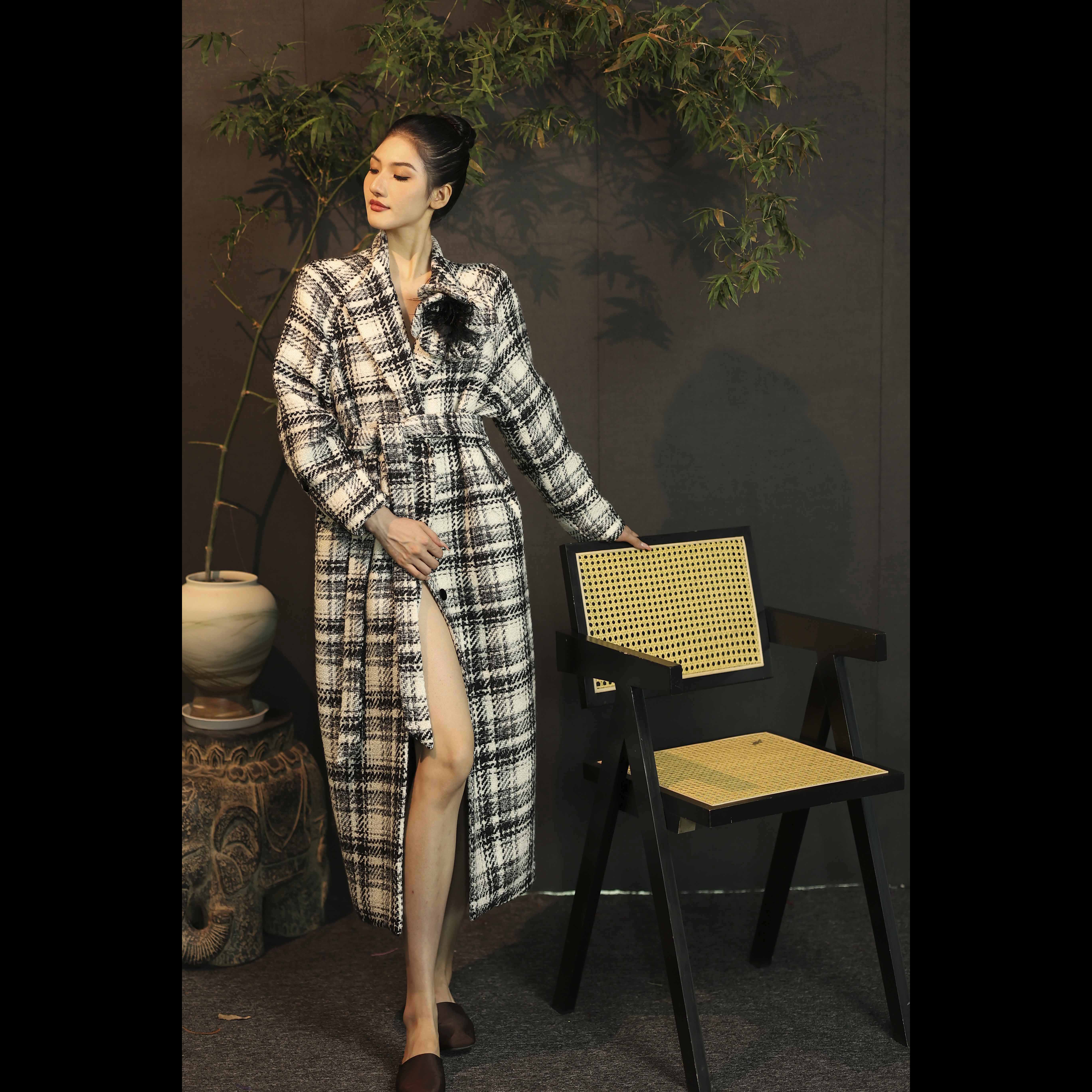 复古格纹收腰长款风衣 法式慵懒风高开叉气质外套