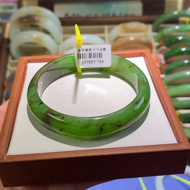 优***美和田玉未镶嵌手镯62