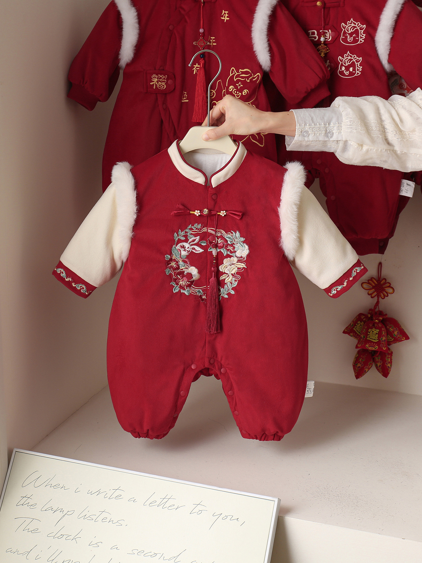 婴幼儿周岁生日抓周礼服冬款宝宝百天红色衣服婴儿喜拜年服爬服