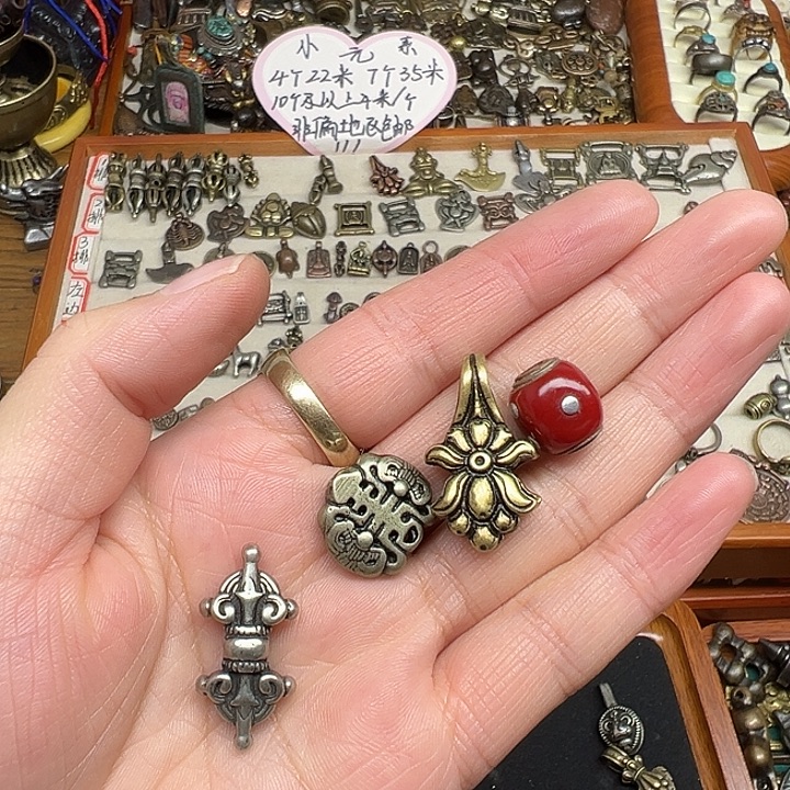 J***、铜铁合金类藏地精美配饰
