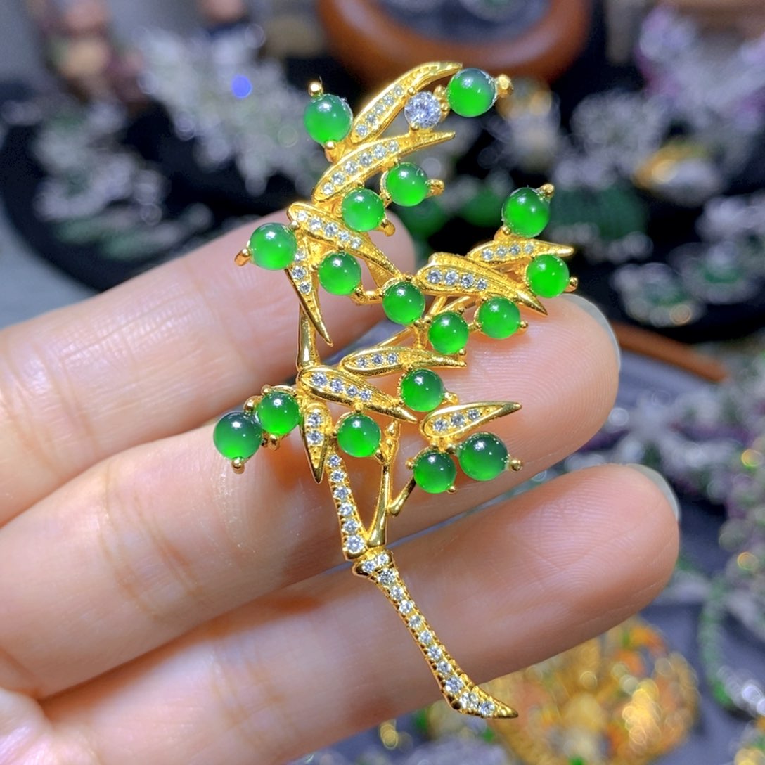 翡翠颈饰银S925镶嵌天然翡翠