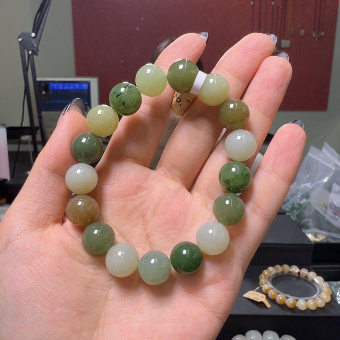 未镶嵌和田玉（糖玉）手链