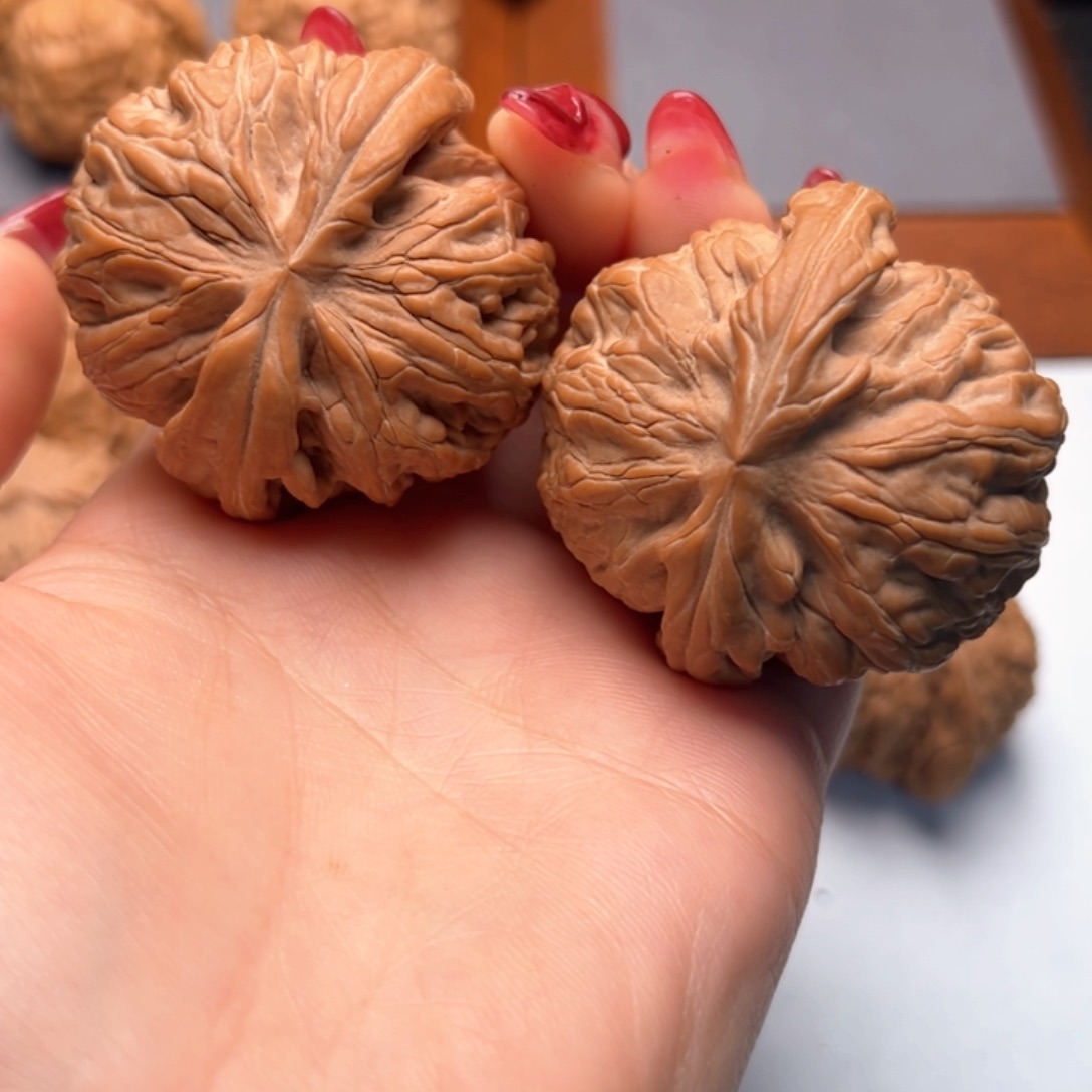 文玩核桃把件9****y红锦鲤45