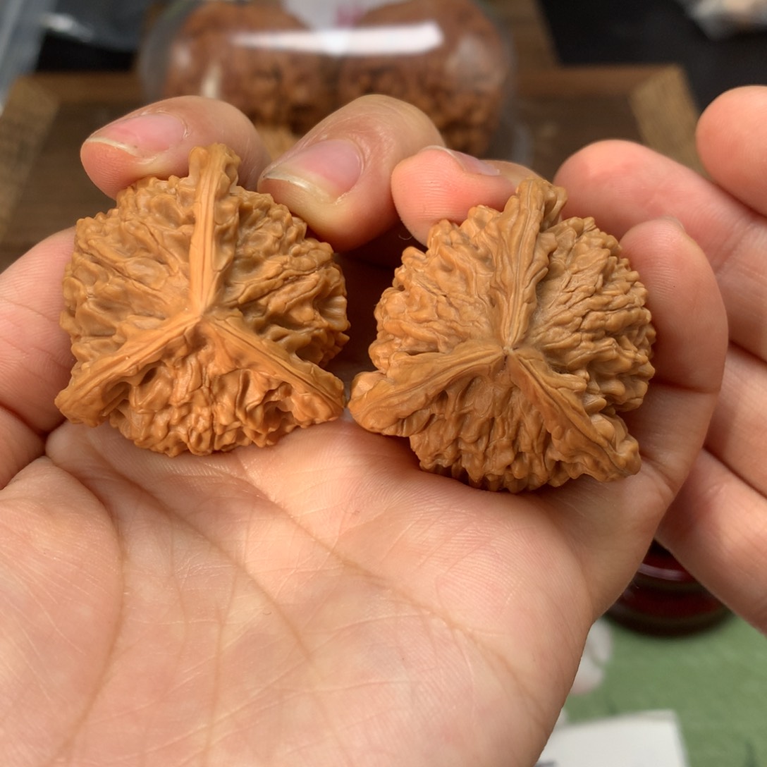 文玩核桃吊坠37三棱