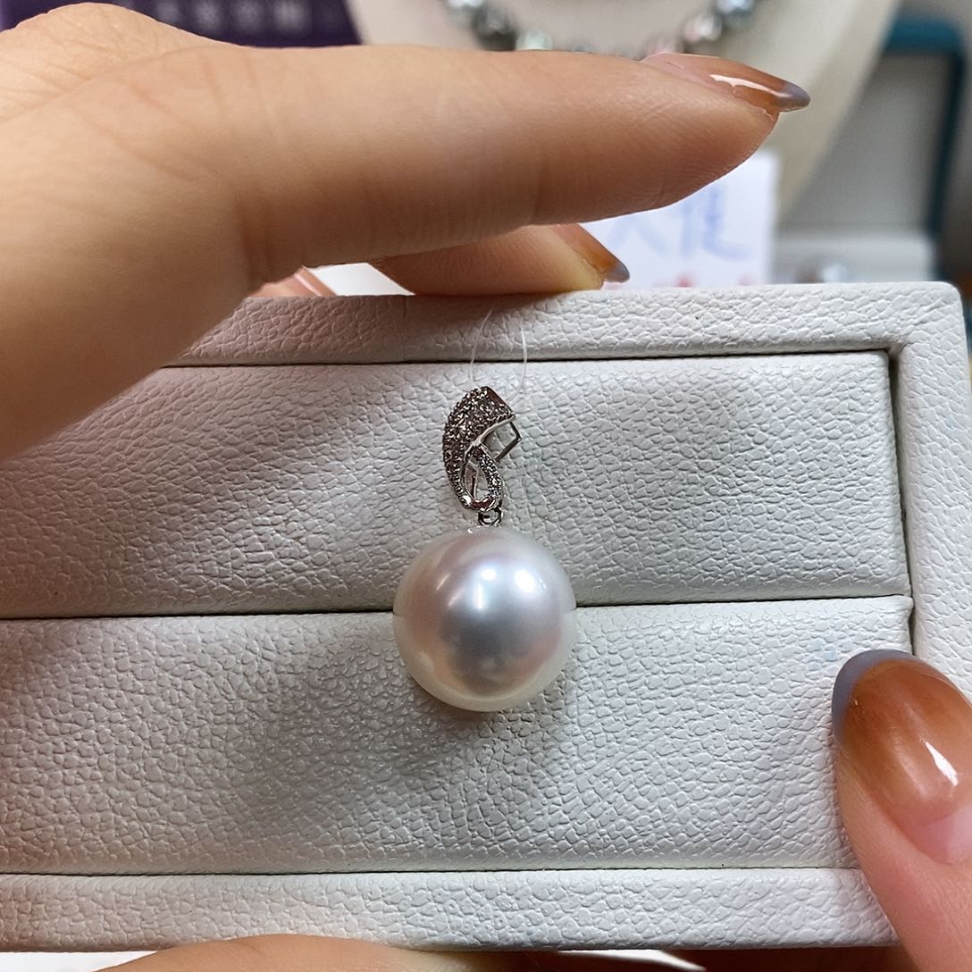 海水珍珠吊坠(不含链)18K金镶嵌14.7m冷光澳白吊坠（维纳斯品质）