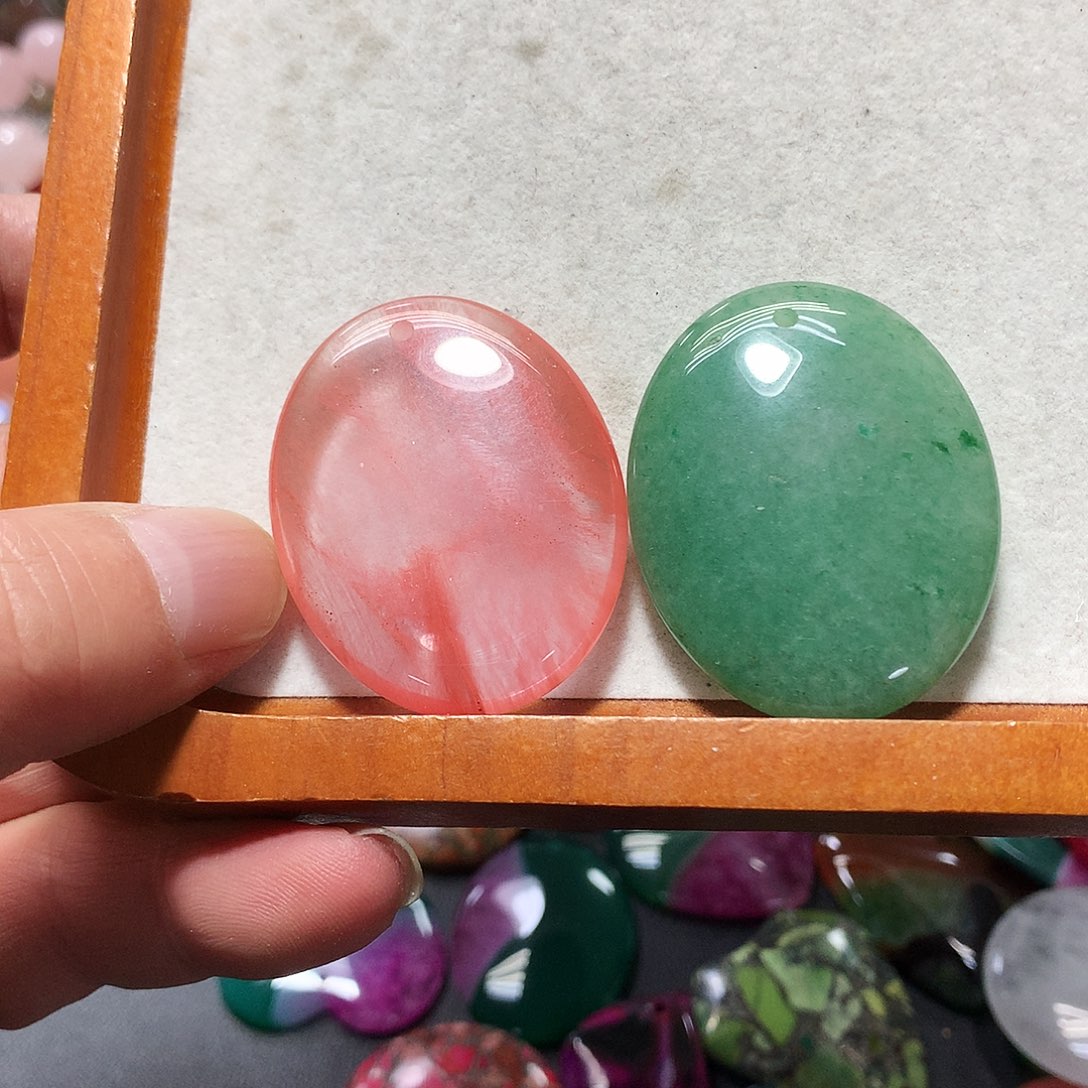 未镶嵌手串玛瑙/玉髓两个吊坠