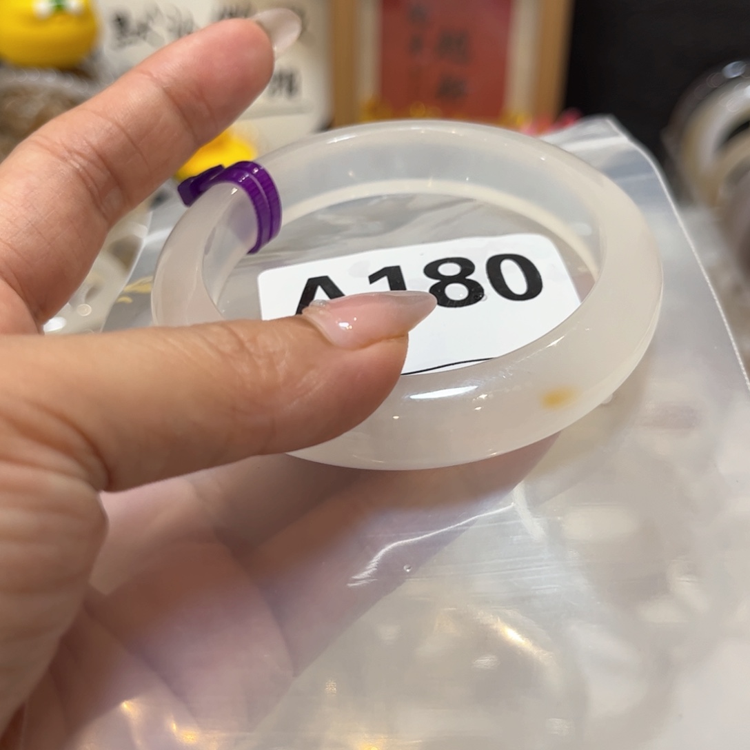 手镯玛瑙/玉髓未镶嵌?****。180