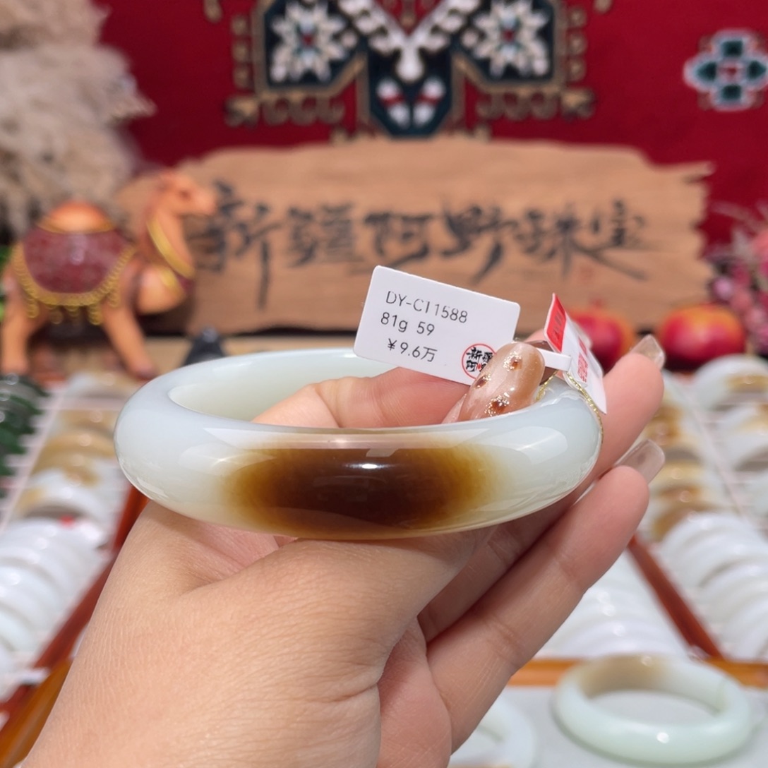 未镶嵌手镯和田玉新疆老料油熟白润糖白手镯