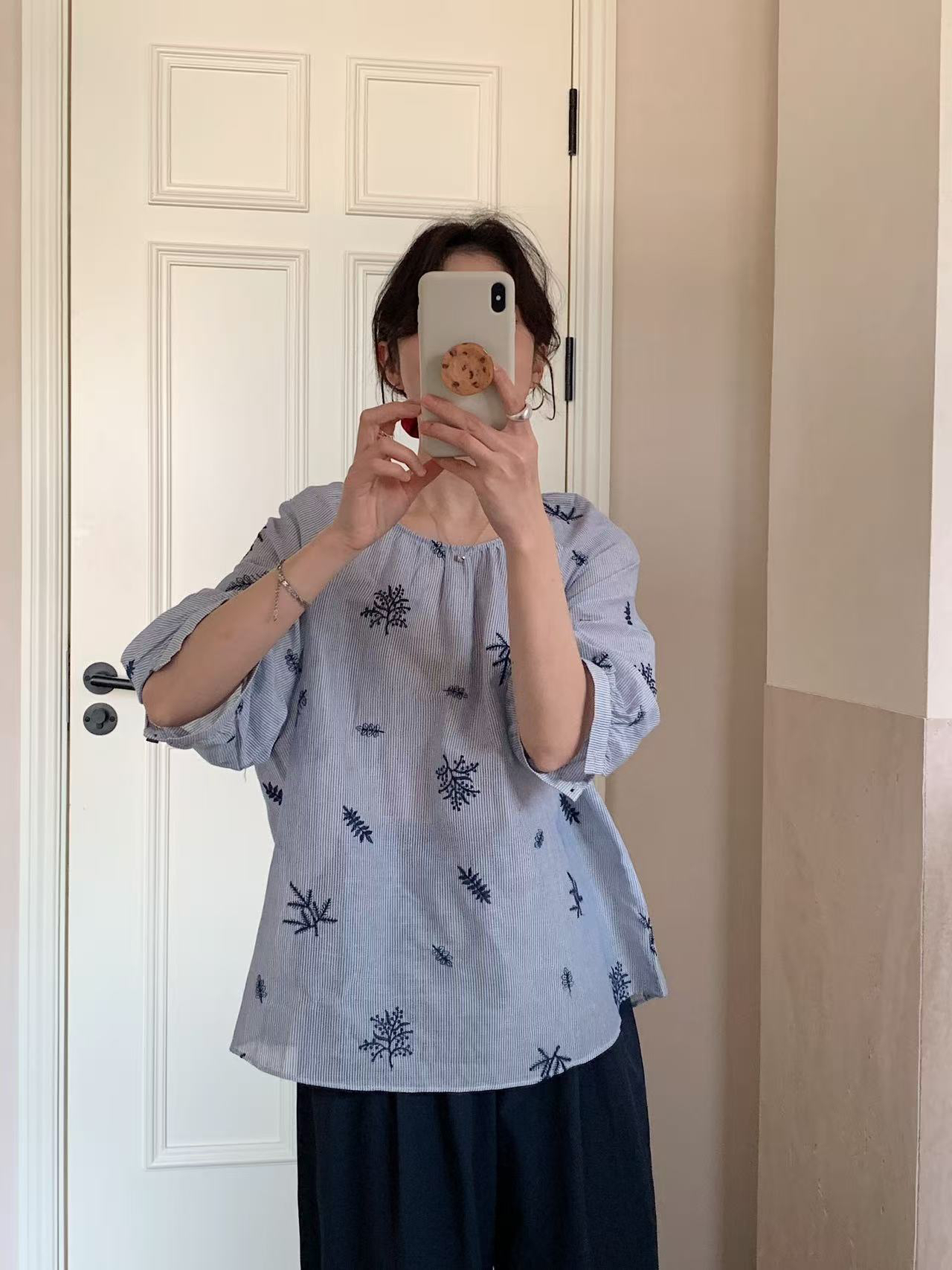 6626 土布鱼法式云朵刺绣小衫