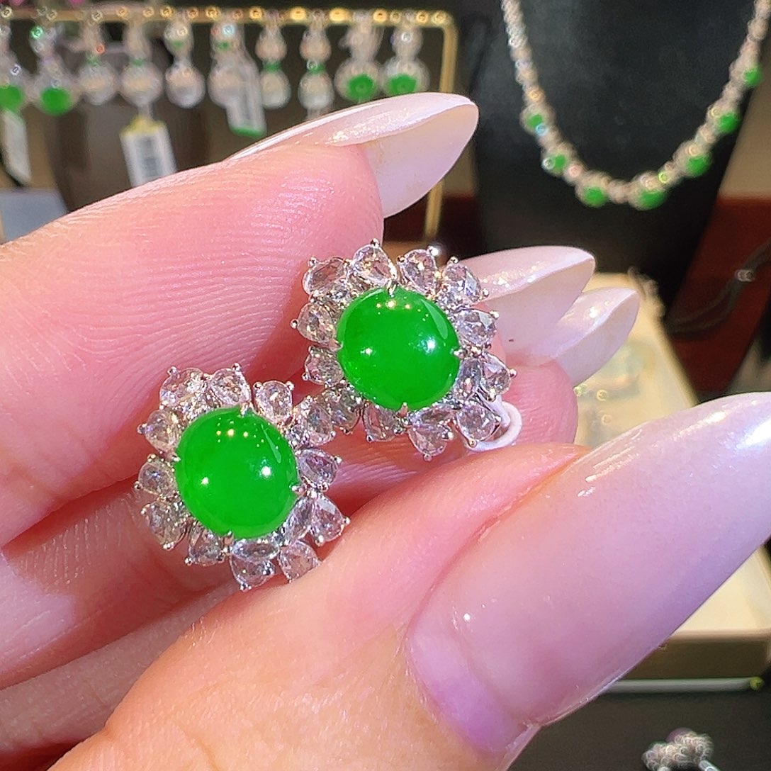 翡翠18K金镶嵌耳环翡翠