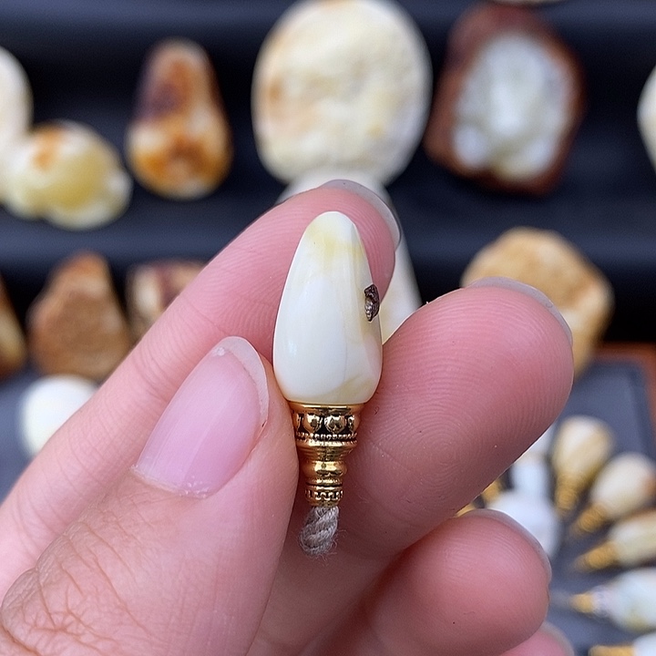 琥珀未镶嵌裸石9马蹄三通c95