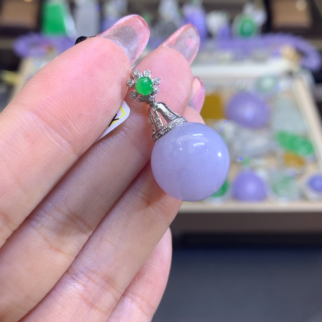 翡翠颈饰18K金镶嵌翡翠