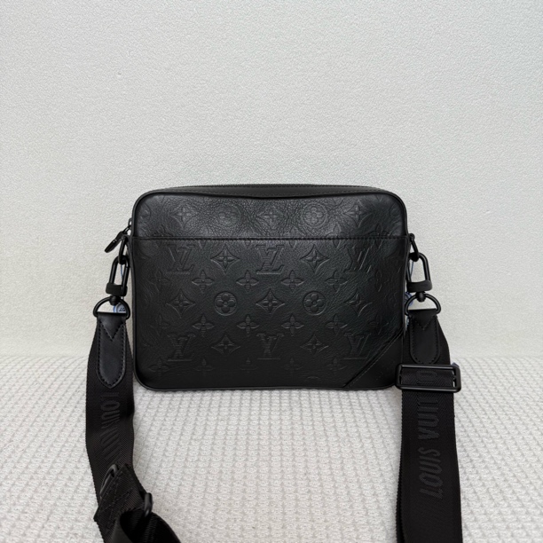 95新 LouisVuitton/路易威登 6431/时尚芯片款黑色真皮压纹单肩包