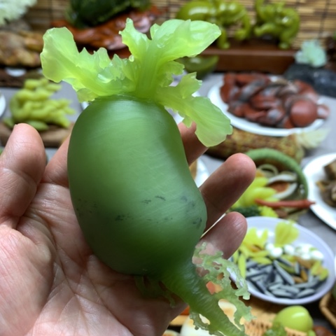 蛇纹石玉未镶嵌摆件