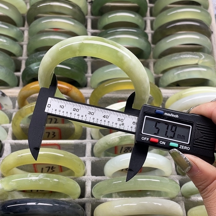 蛇纹石玉未镶嵌手镯174