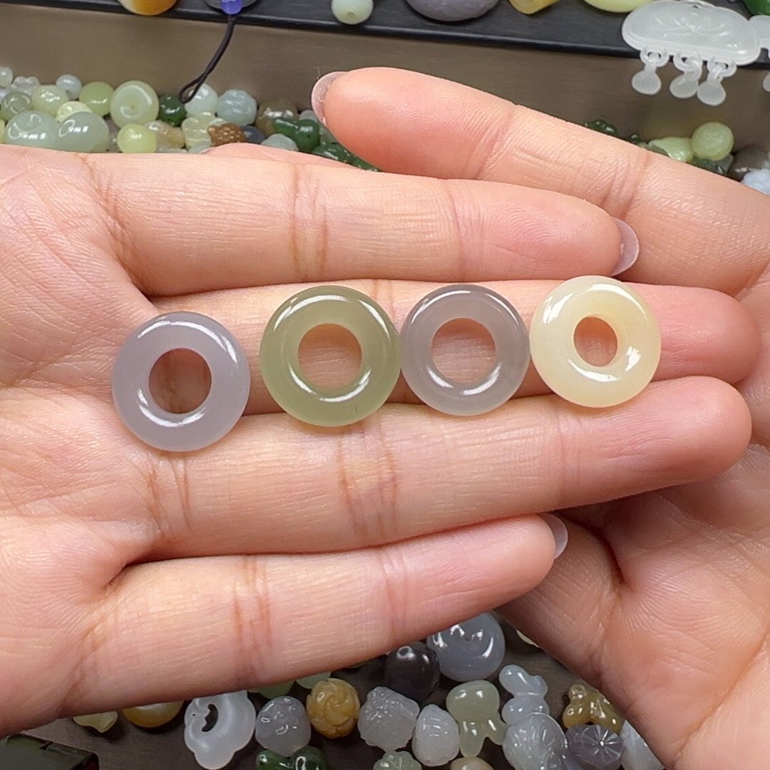 和田玉未镶嵌颈饰98一个多样性发其一