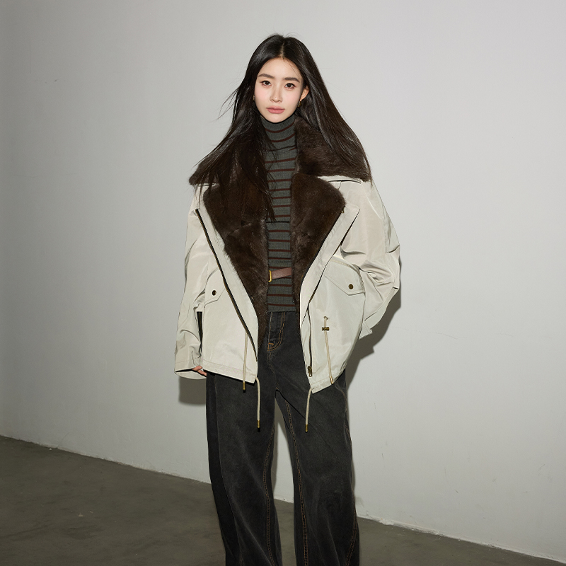 2025冬新款青根貂可拆卸内胆派克服女短款90白鹅绒羽绒服24940