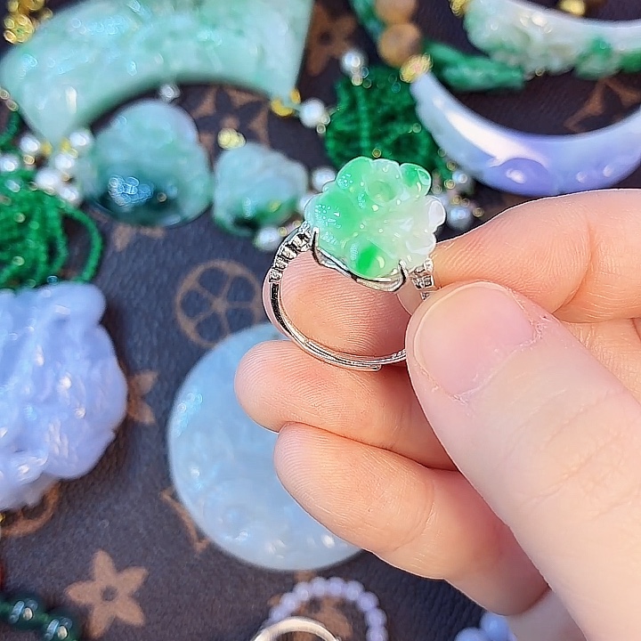 翡翠未镶嵌挂件942