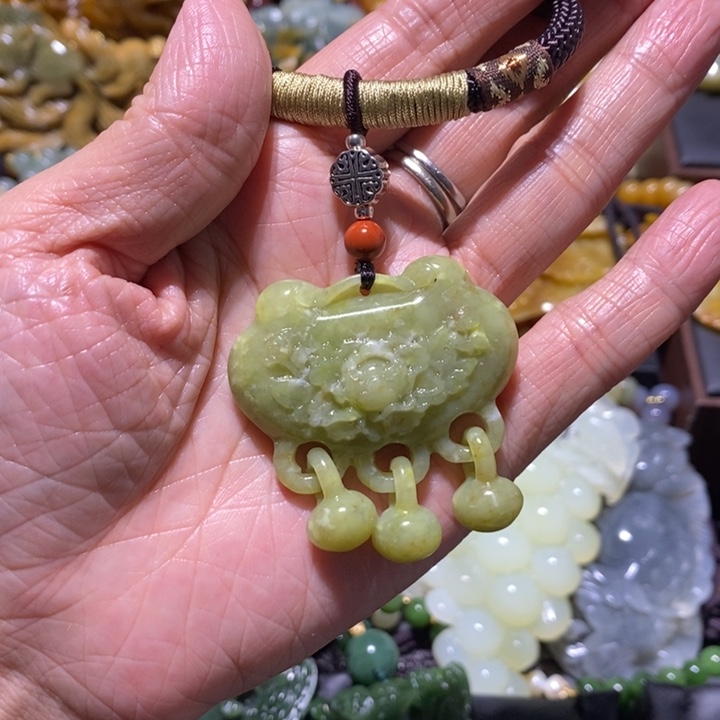 岫玉岫玉吊坠未镶嵌