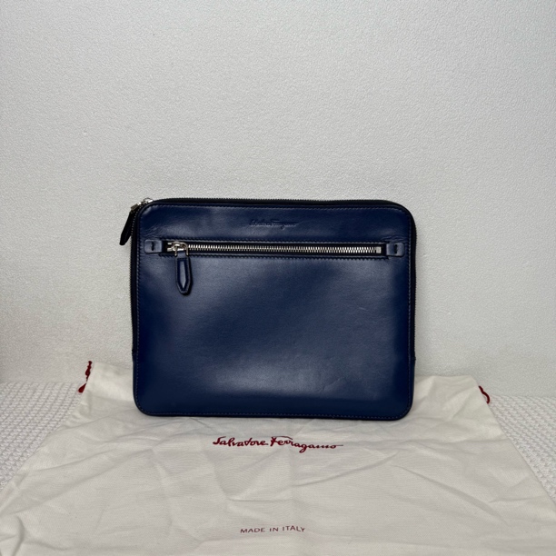 95新 FERRAGAMO/菲拉格慕 6188/男士时尚休闲蓝色全皮手拿包