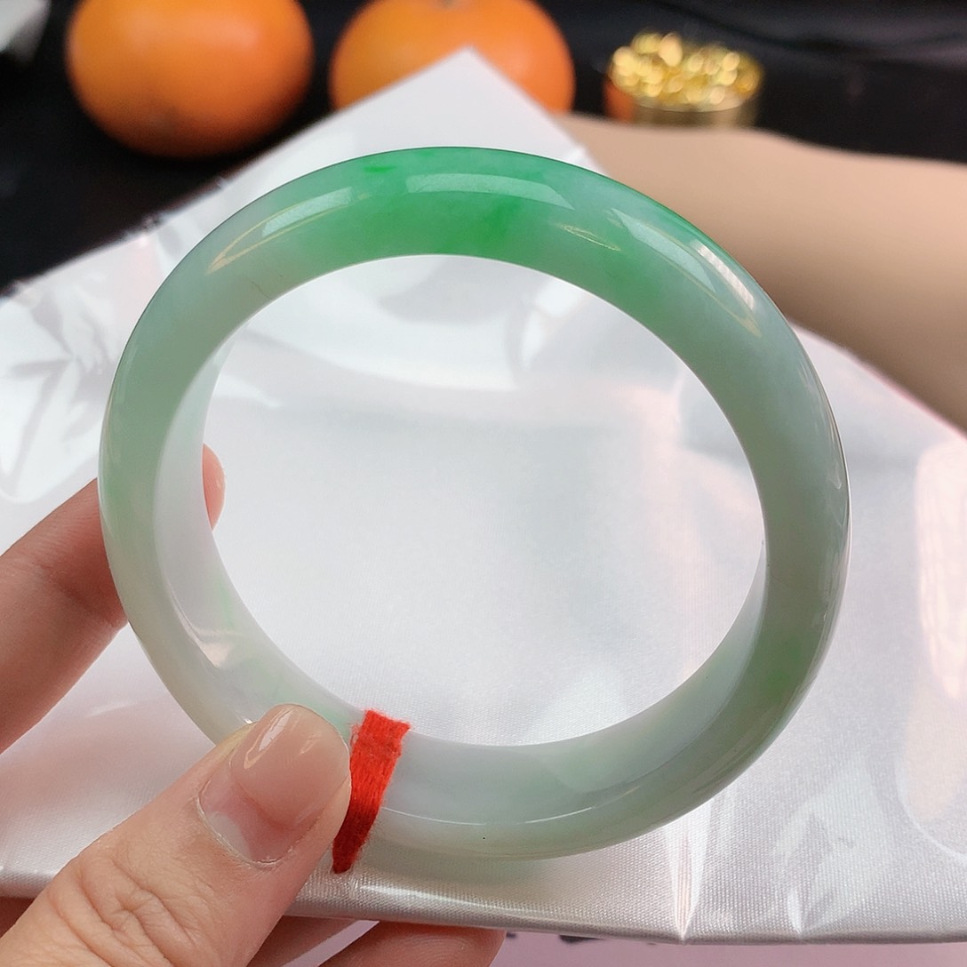 翡翠手镯未镶嵌60圈1570