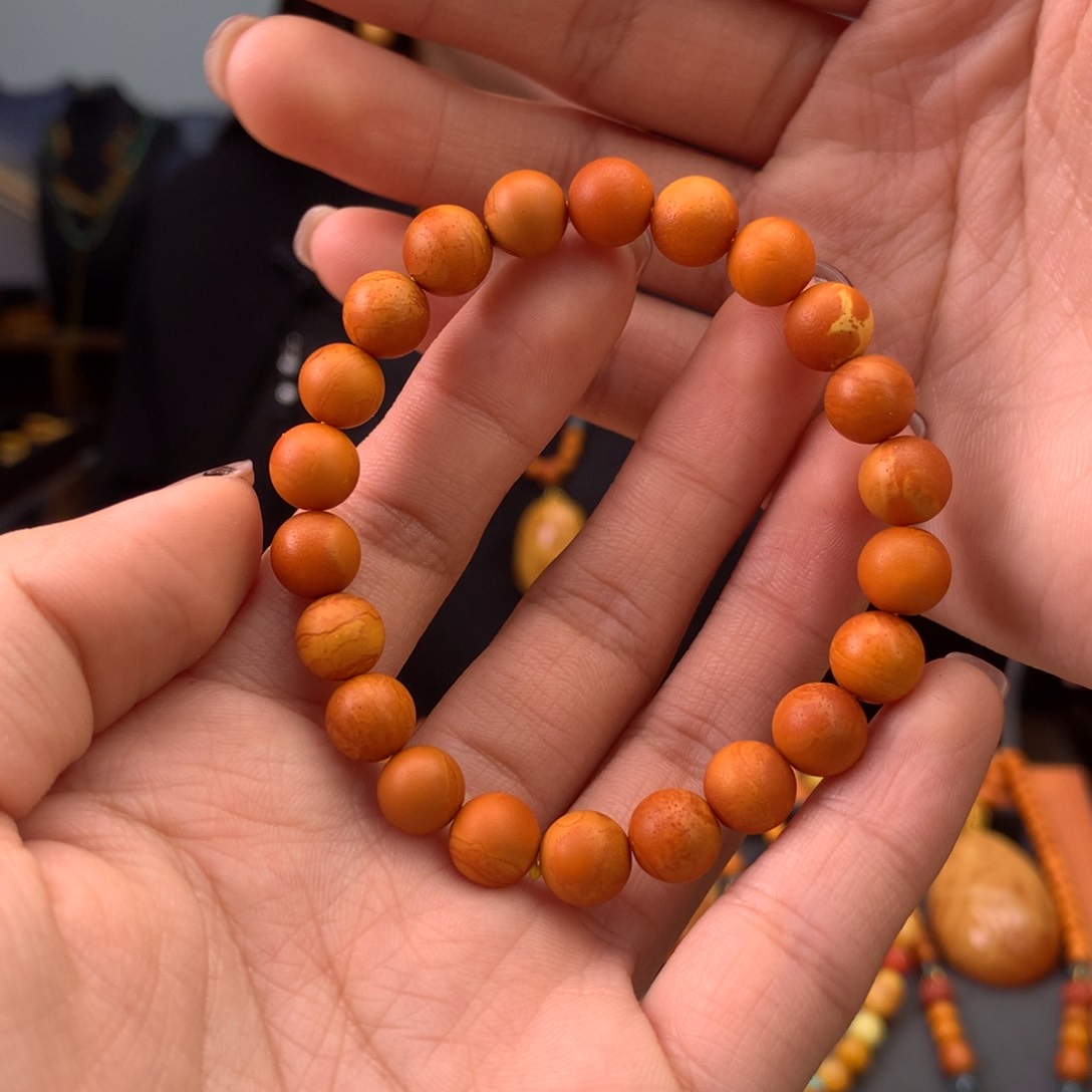 蜜蜡手串未镶嵌多样性发