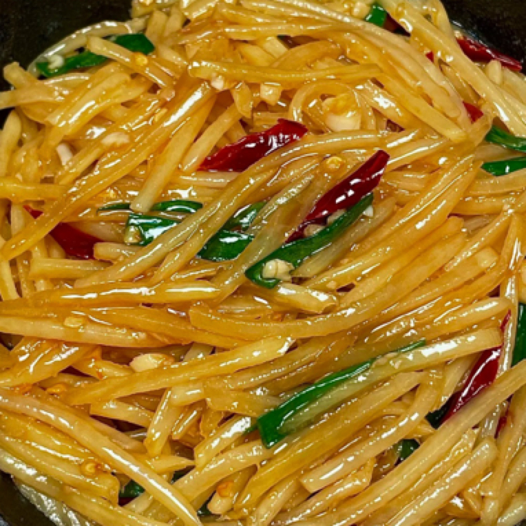 手工爆炒家常土豆丝