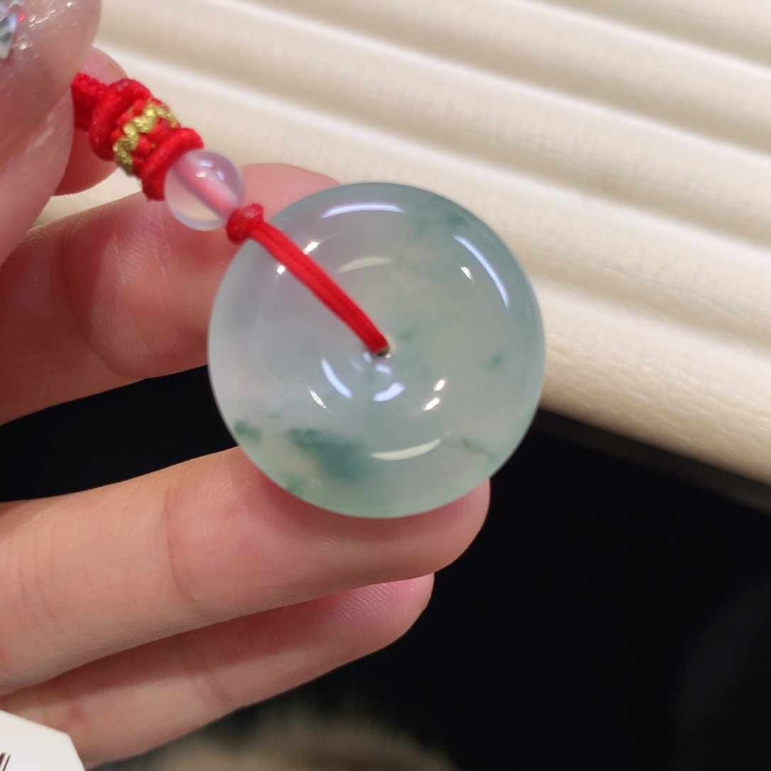 翡翠颈饰未镶嵌扣子