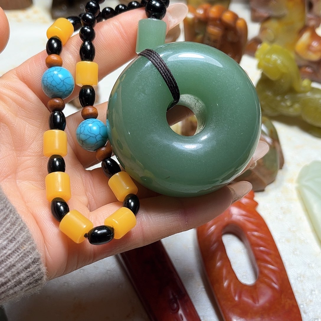 白玉菩提吊坠白玉菩提吊坠