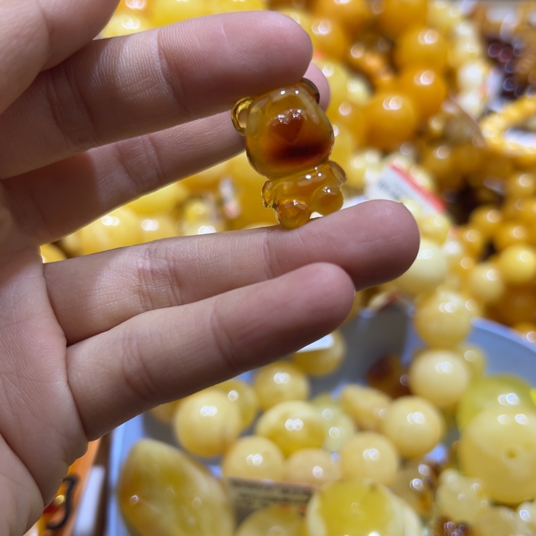 琥珀珠宝奇石未镶嵌
