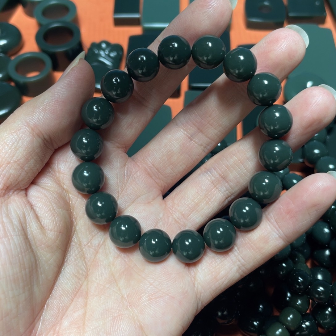 *****和田玉未镶嵌颈饰