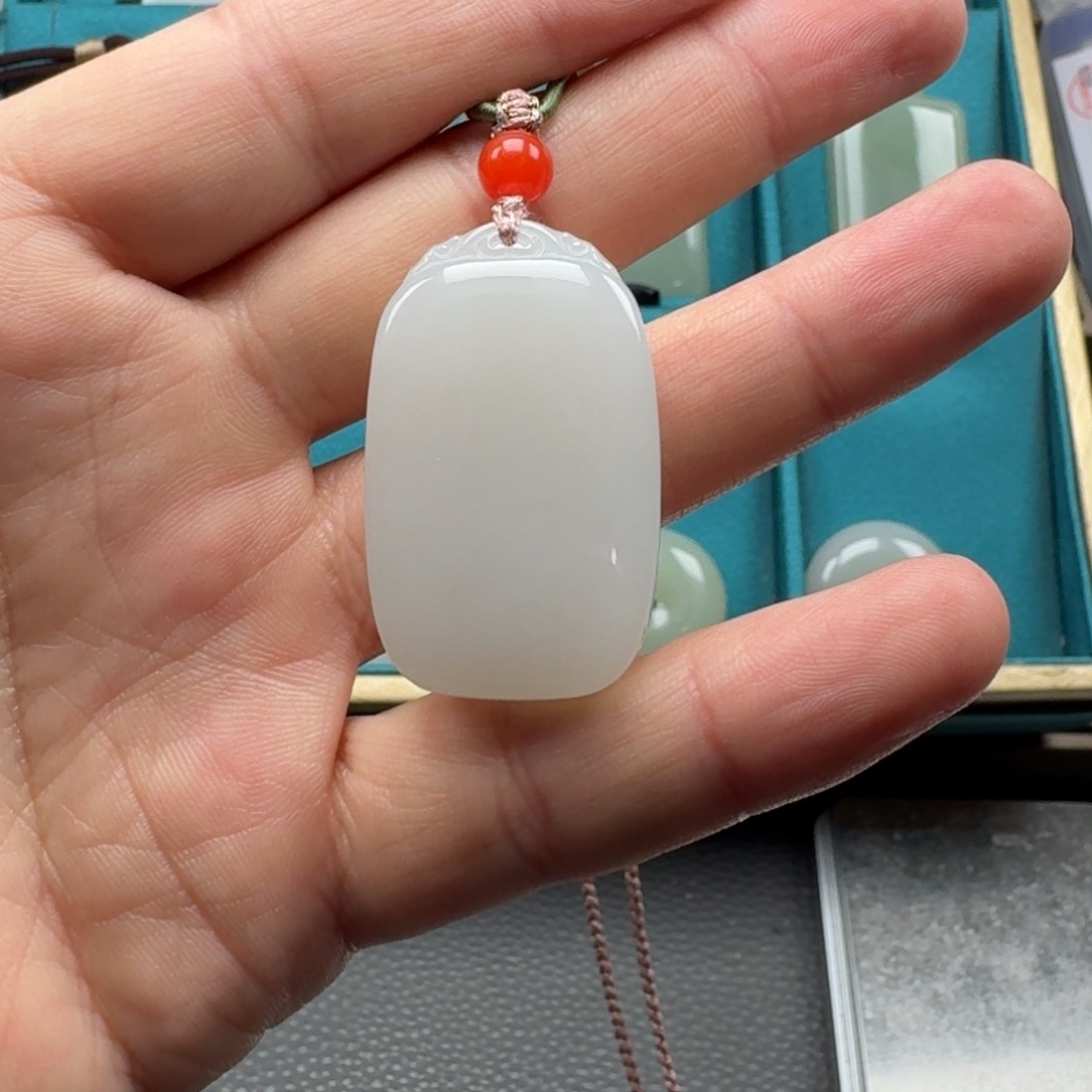 和田玉颈饰未镶嵌幸****^