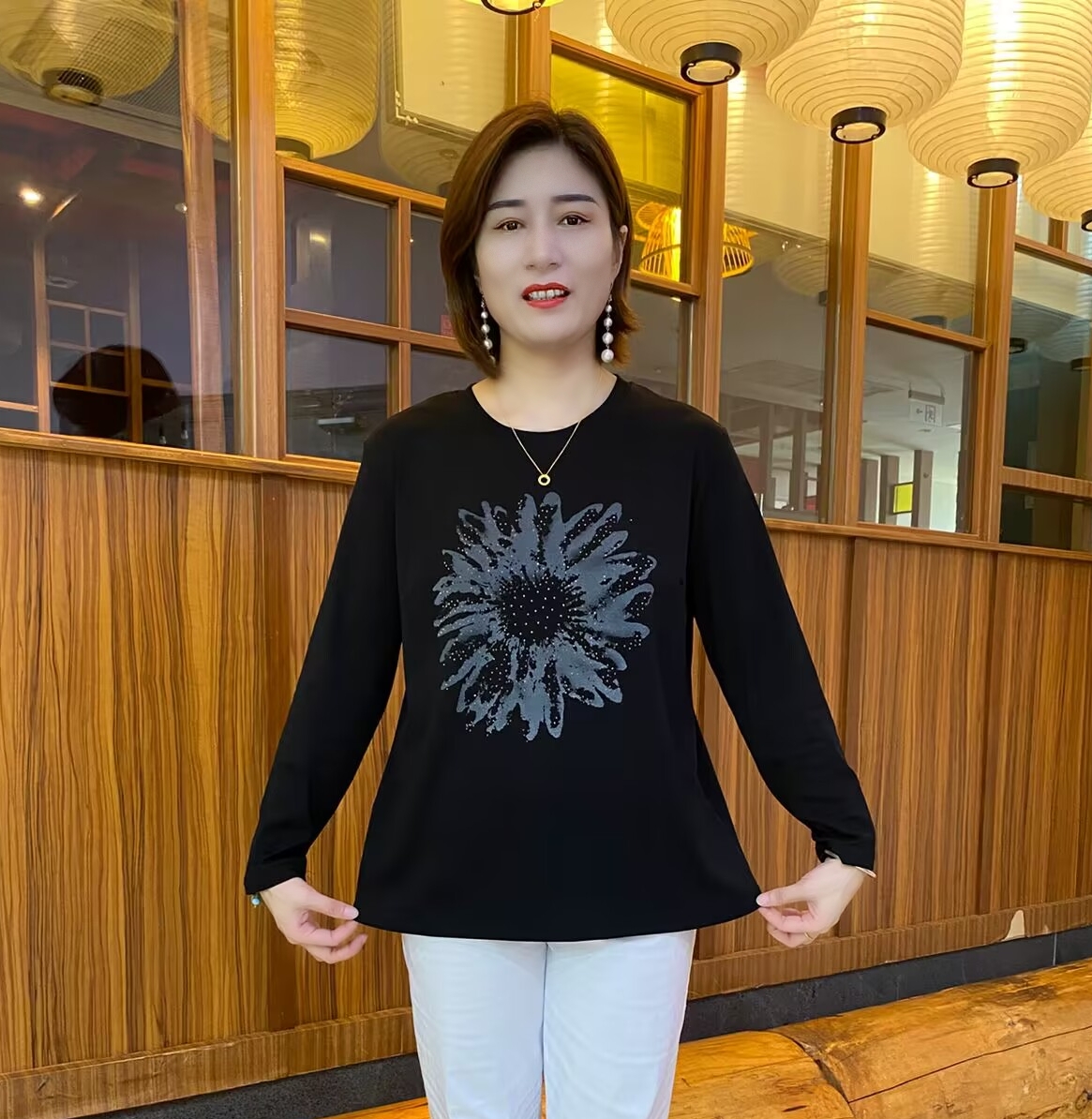 秋季常规款宽松型长袖吸汗圆领休闲风耐磨印花妈妈装T恤