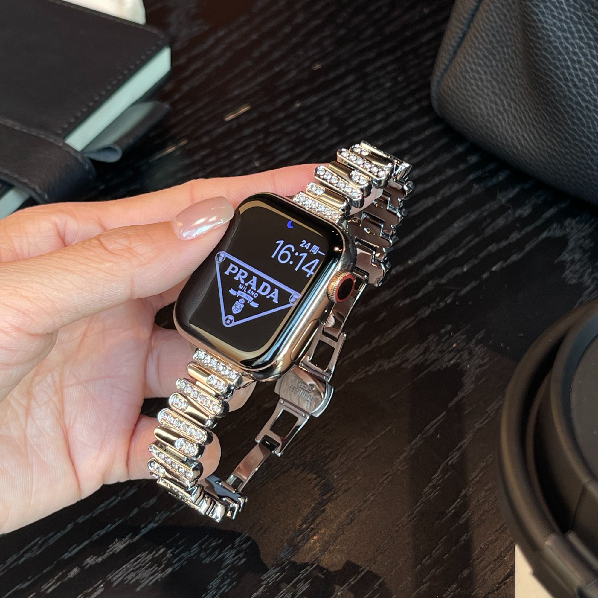 适用于苹果iWatch11手表S9新款S8/7不规则金属镶钻高级表带10