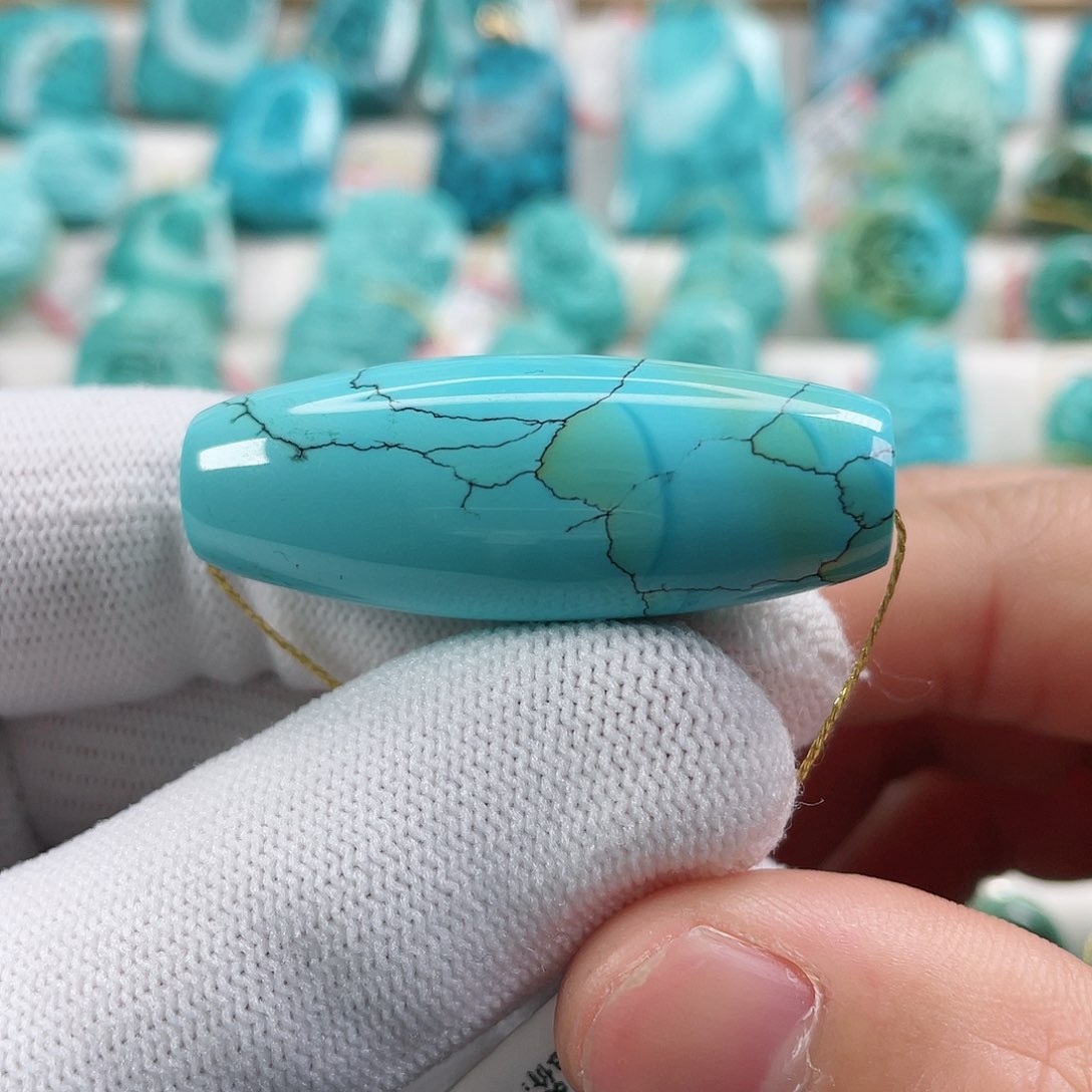 绿松石颈饰未镶嵌