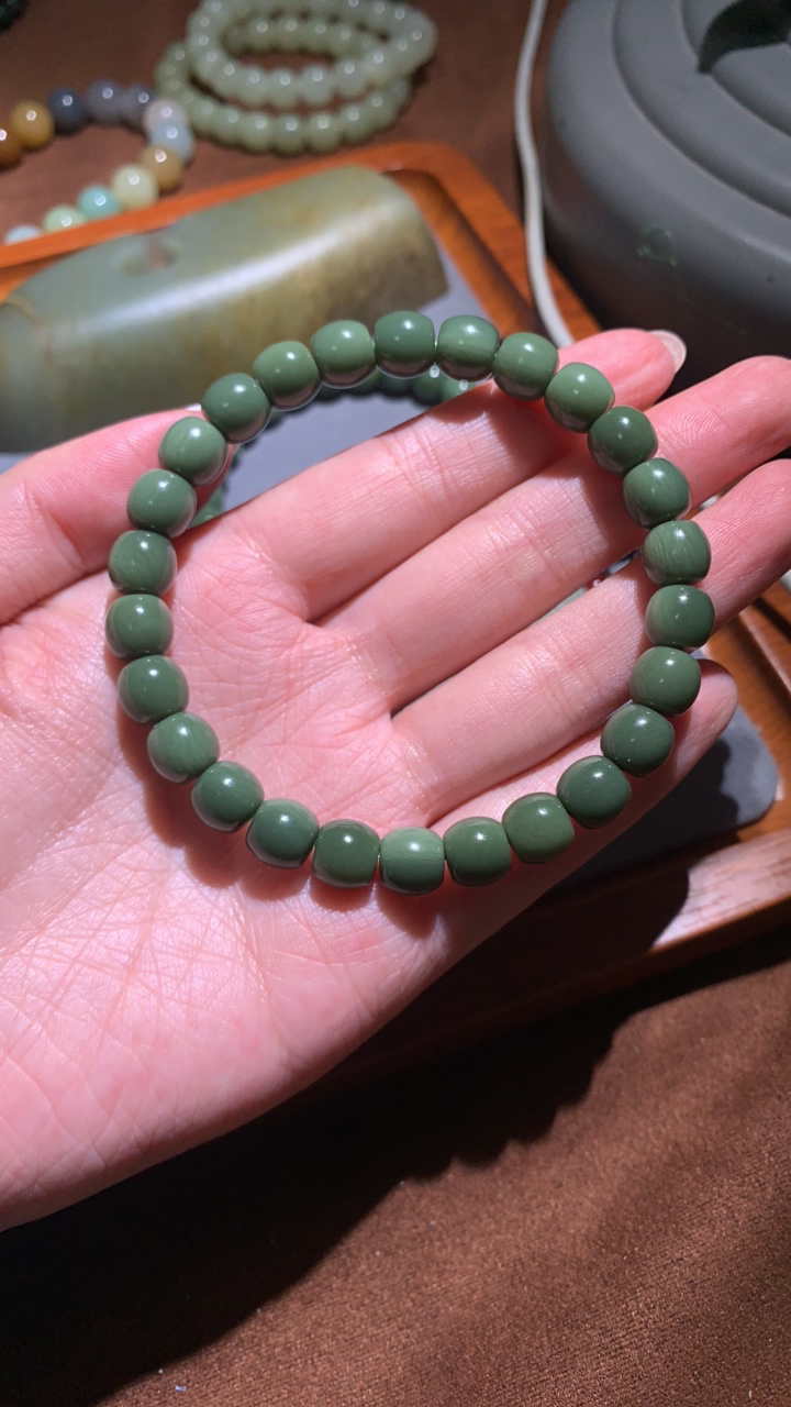 新疆和田玉精工单圈手串