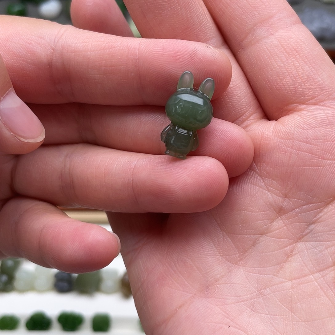 颈饰未镶嵌和田玉拉布布小配饰