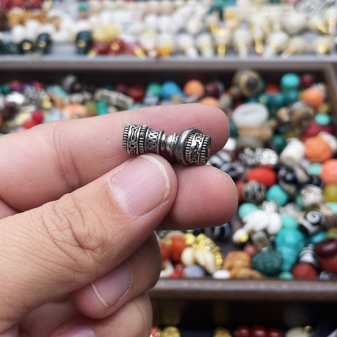 阿***飞玛瑙/玉髓未镶嵌珠宝半成品