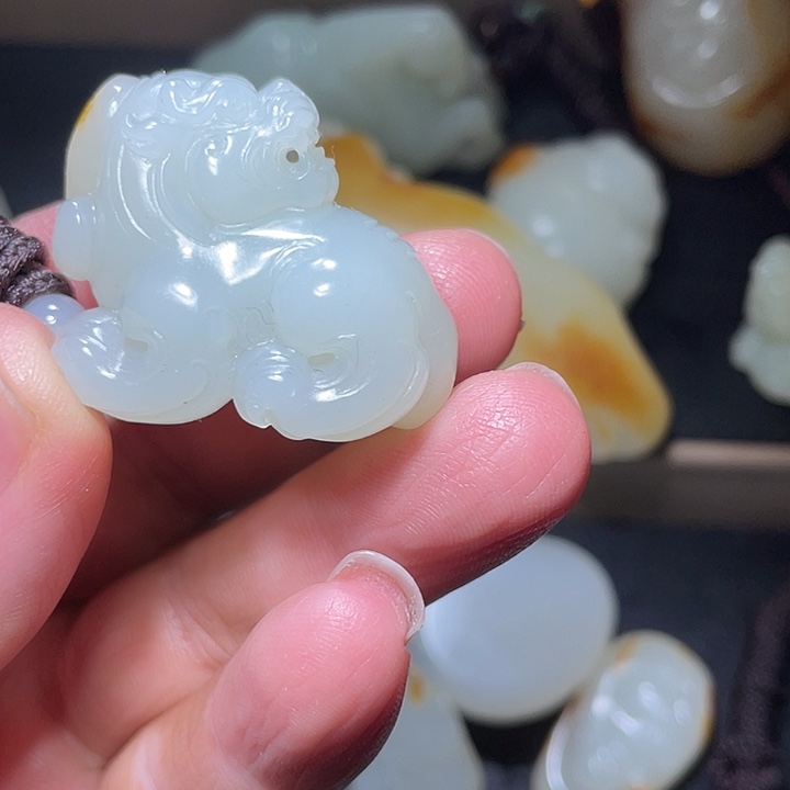 七***和田玉未镶嵌车挂