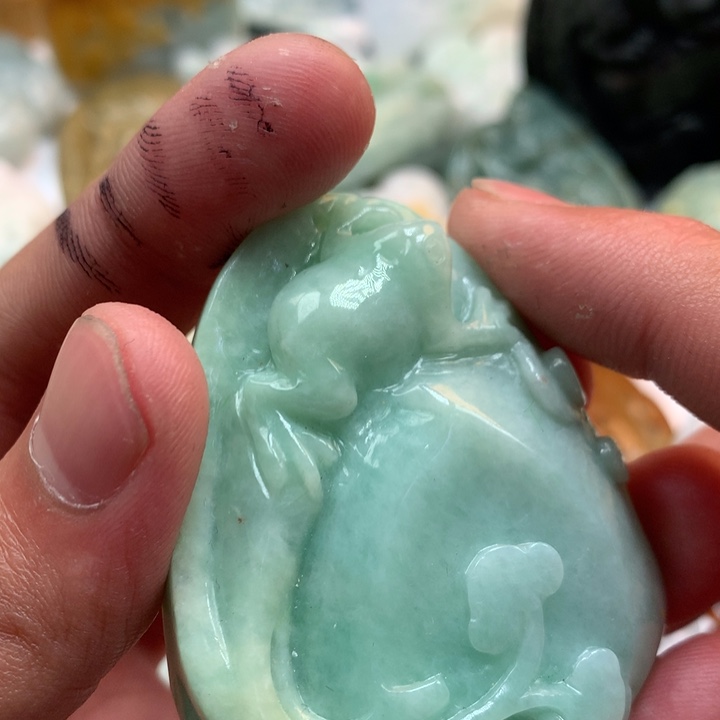 翡翠未镶嵌颈饰保真天然a货翡翠