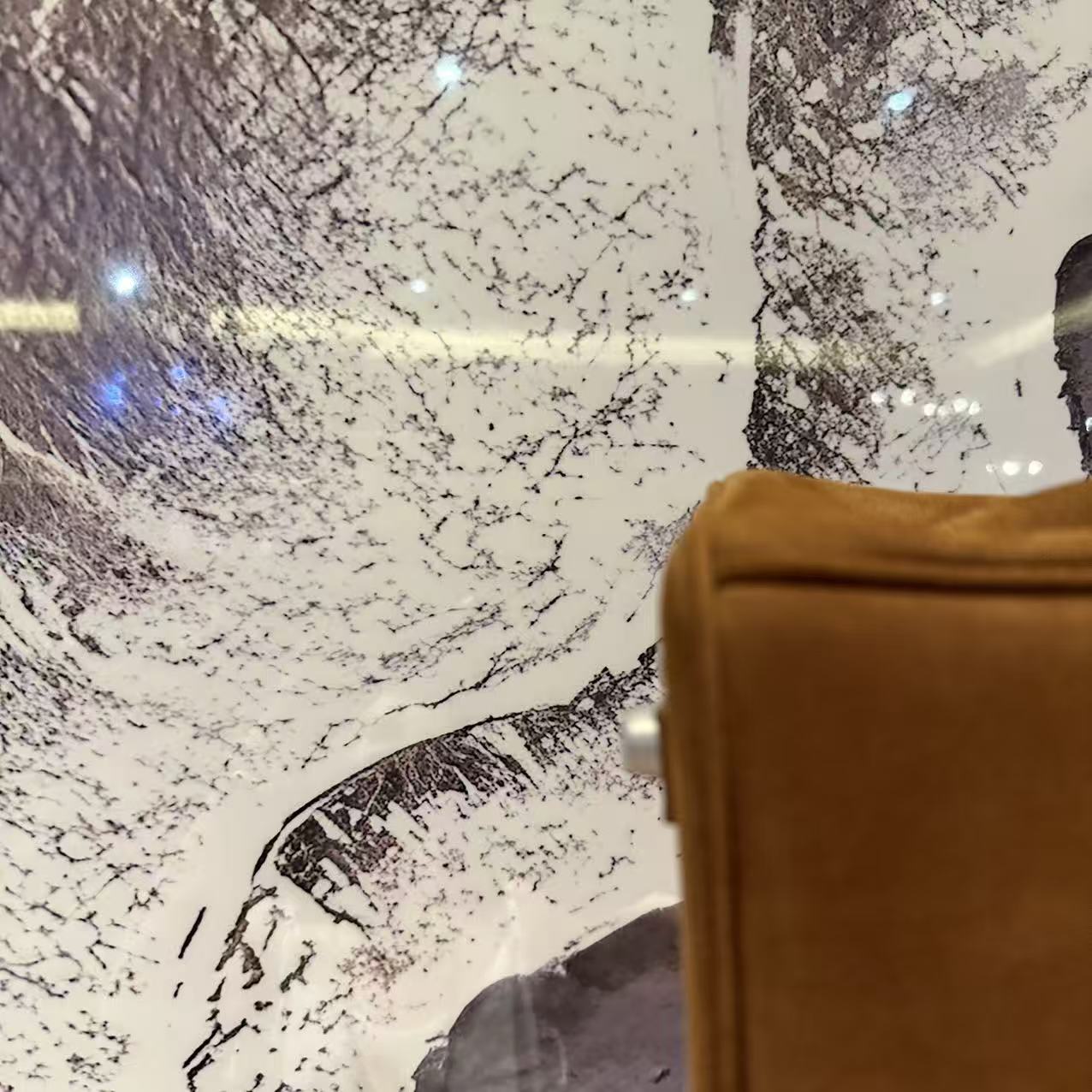 「花漾仙踪」20cm麂皮斜挎包