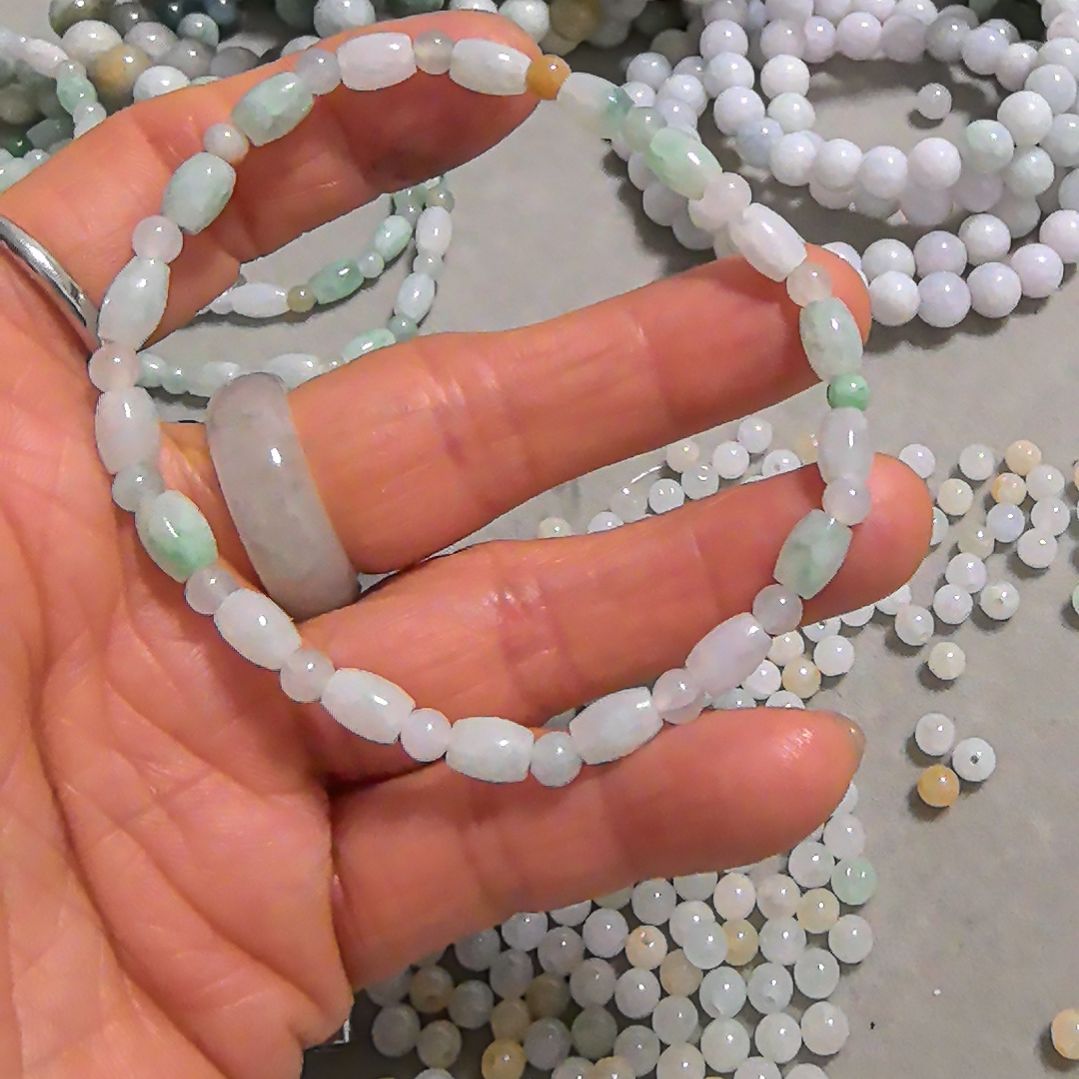 翡翠颈饰未镶嵌手串