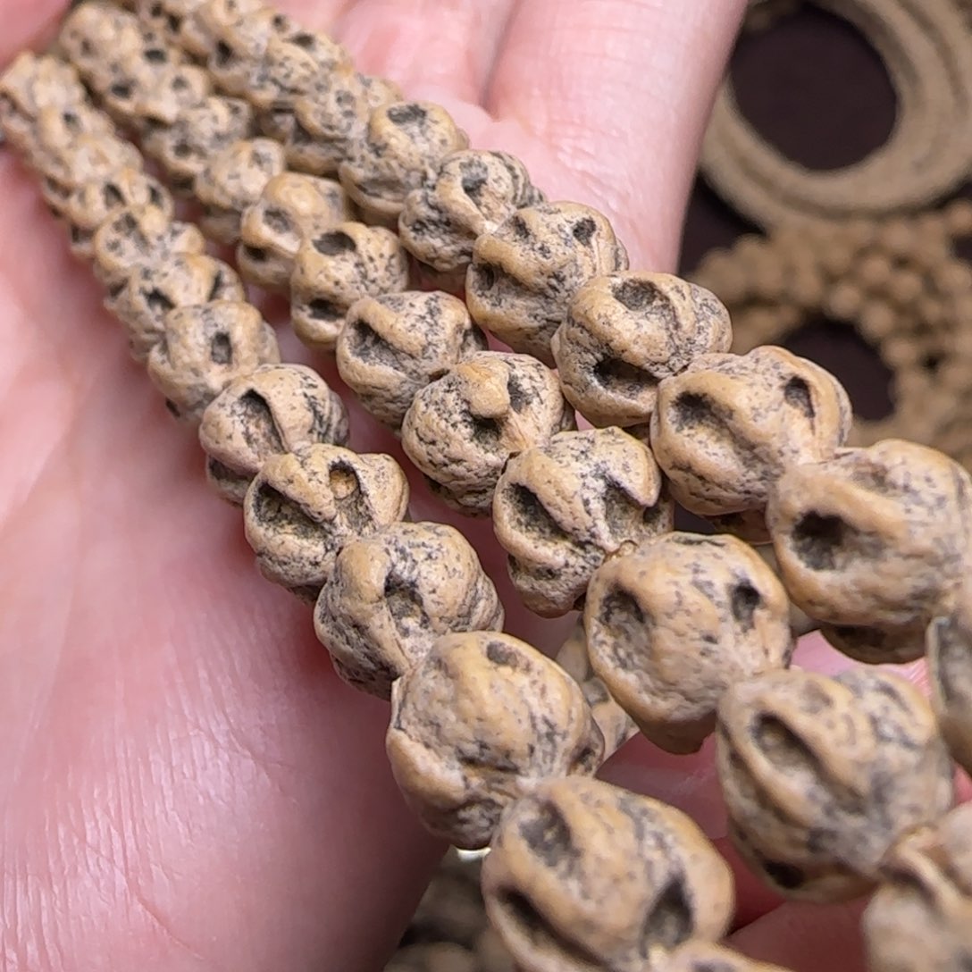 柏香籽/百香籽吊坠周****看