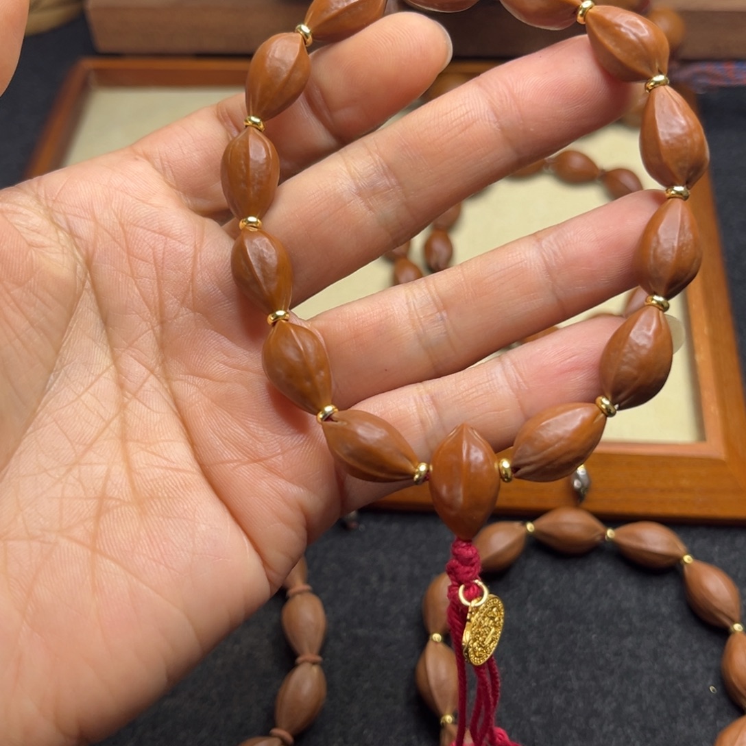 ^***斯手串/手链橄榄核10 X 18