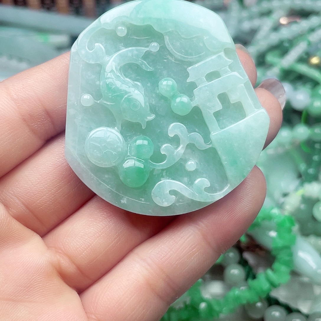 翡翠未镶嵌颈饰翡翠