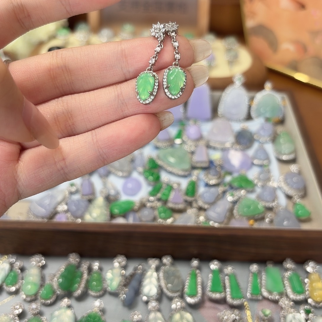 悠***7翡翠银S925镶嵌耳钉