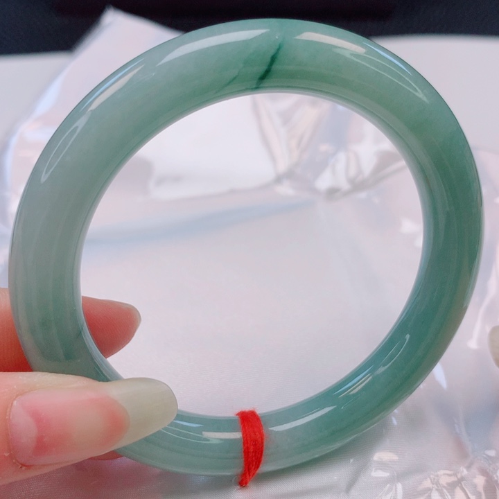 翡翠手镯（圆镯）未镶嵌