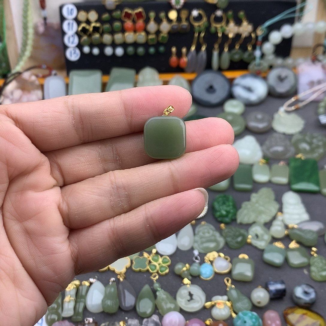 和田玉18K金镶嵌吊坠(不含链)